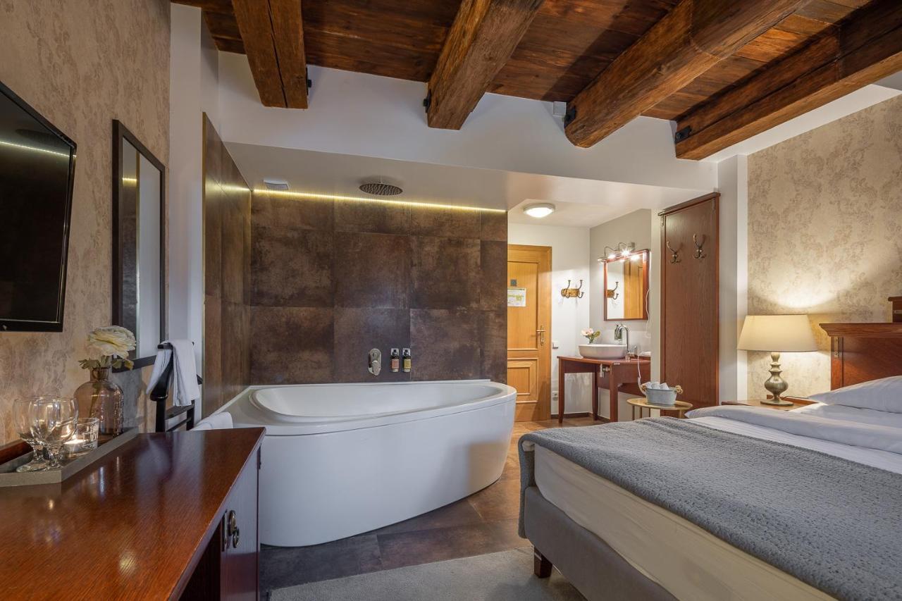 Pytloun Chateau Hotel Ctenice Прага Екстериор снимка